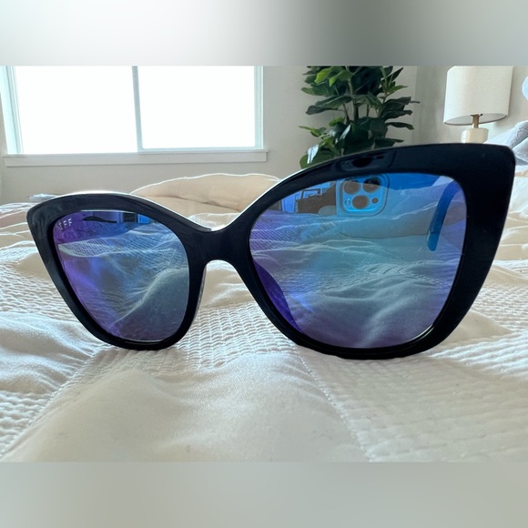 DIFF eyewear Polarized Sunglasses - Picture 2 of 3